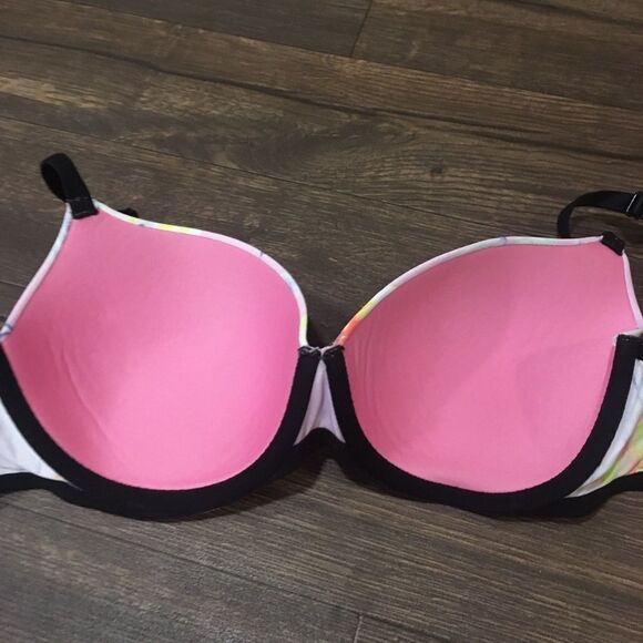 Victoria’s Secret Pink tropical flower 32DD wear everywhere lightly lined bra - Picture 2 of 3